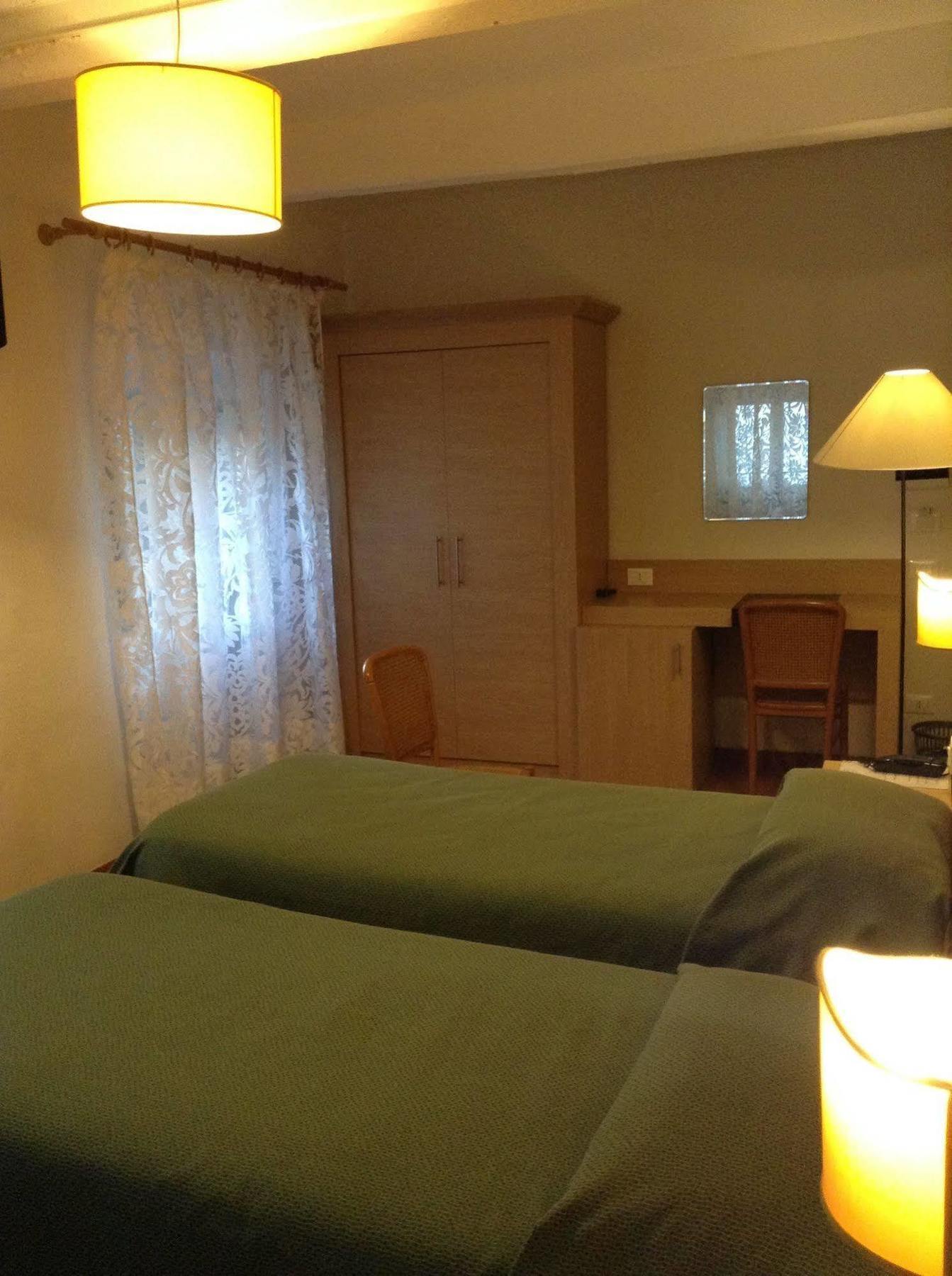Albergo Giugni Prato  Exterior foto